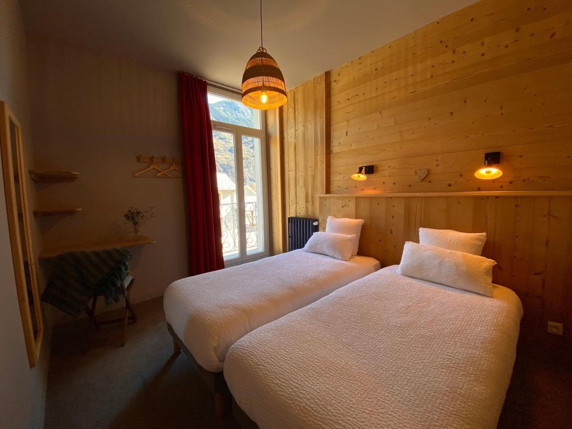 Hotel Oberland Le Bourg-d'Oisans Luaran gambar